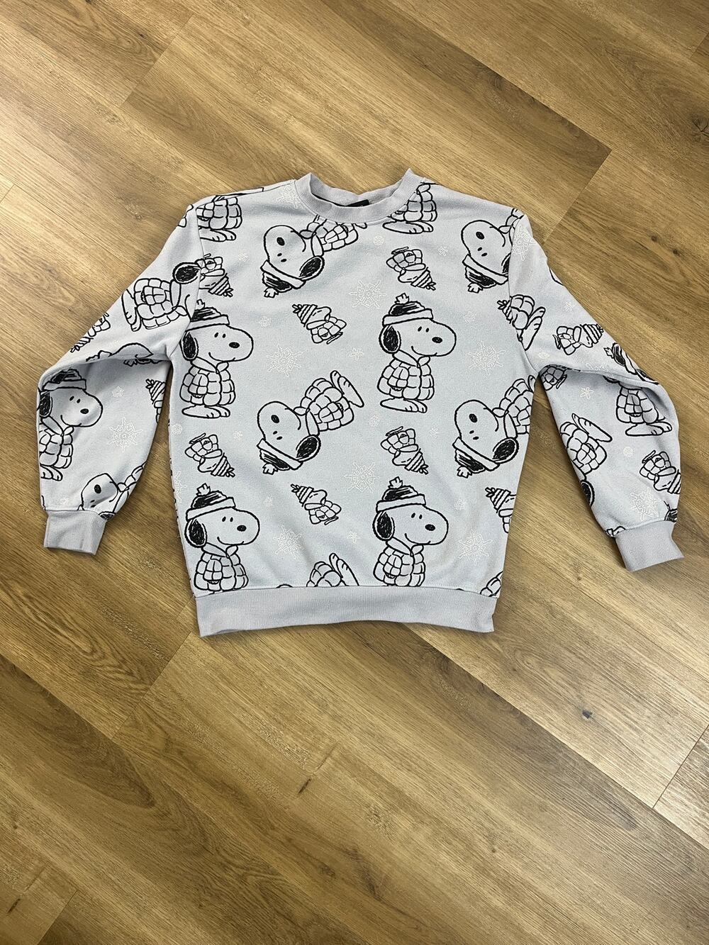 Peanuts Snoopy Winter All-Over Print Sweatshirt XS